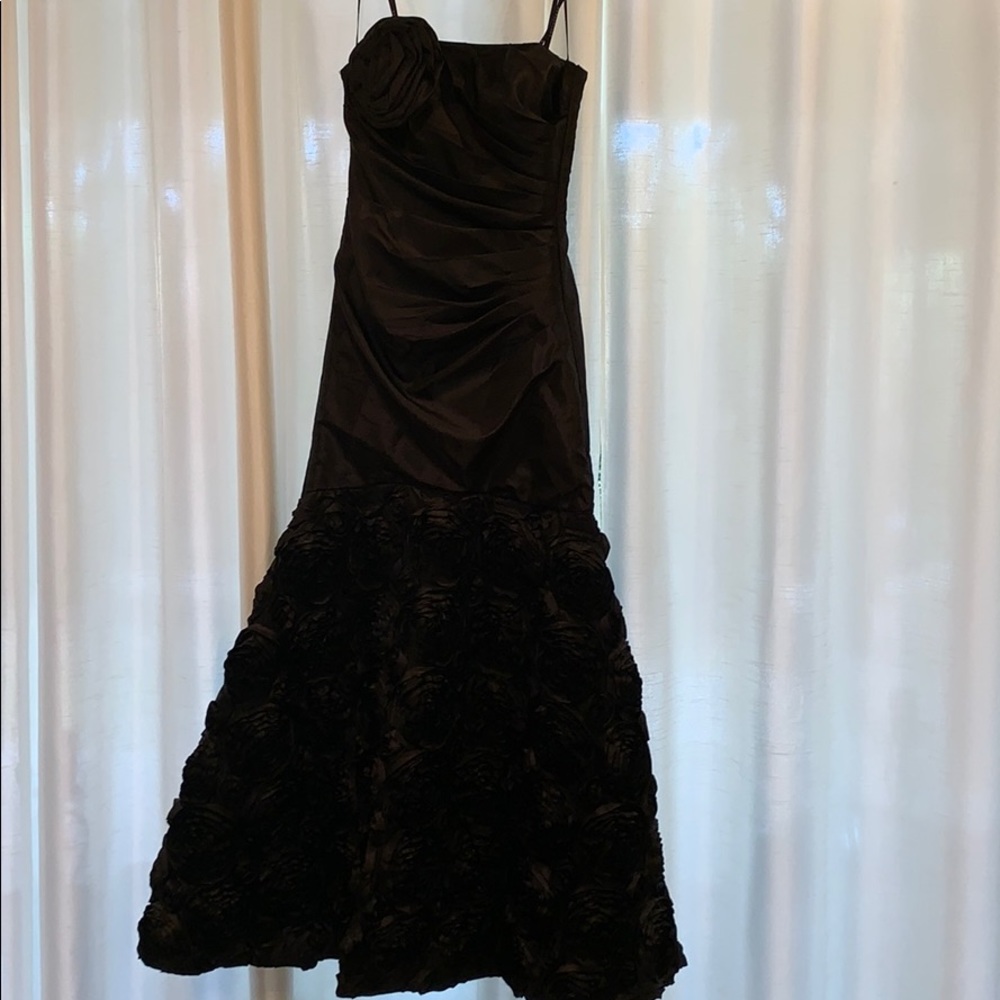 Beautiful black dress suited for any occasion